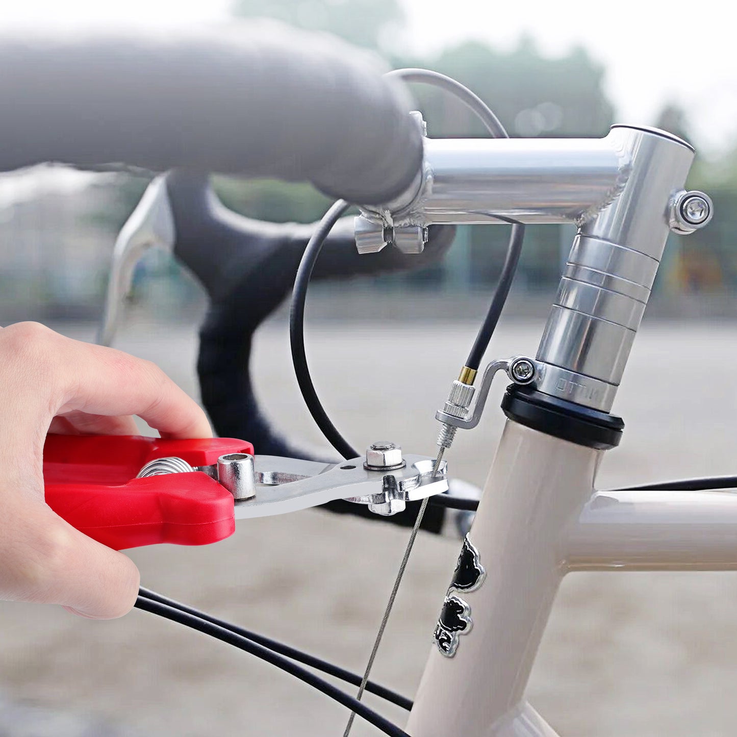 Bicycle Brake Wire Cable Cutter - Compact, lightweight, and convenient, this bicycle wire cutter is the perfect addition to your on-the-go repair kit or home workshop